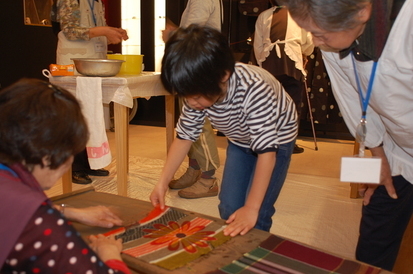 Photo:a scene from the old-style washing workshop